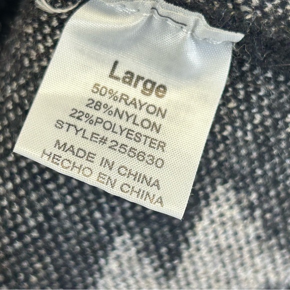 Warm & Cozy L Elegant Black Gray Women's Poncho Geometric Design Southwestern - Picture 8 of 12